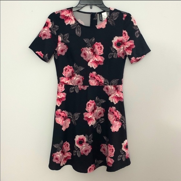 Like New! H&M Divided Pink Floral Skater Dress - Picture 1 of 5